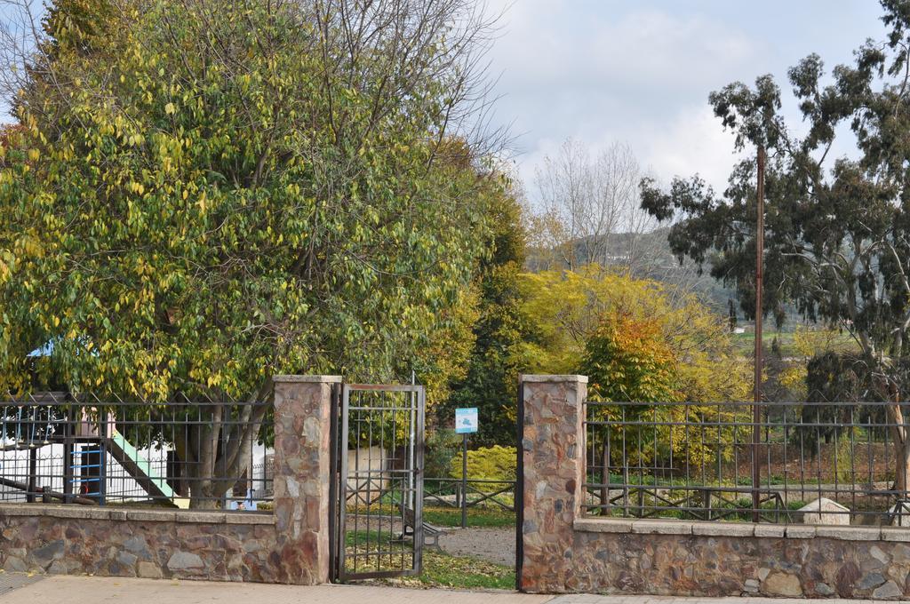 Apartamento Turistico La Ribera Del Marco Caceres Ruang foto