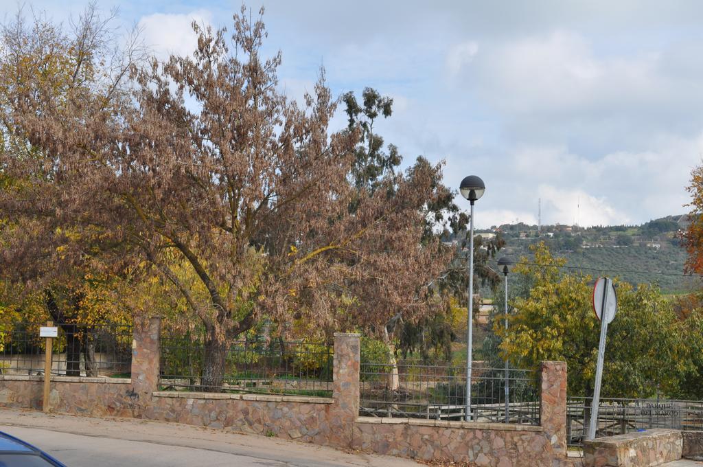 Apartamento Turistico La Ribera Del Marco Caceres Ruang foto