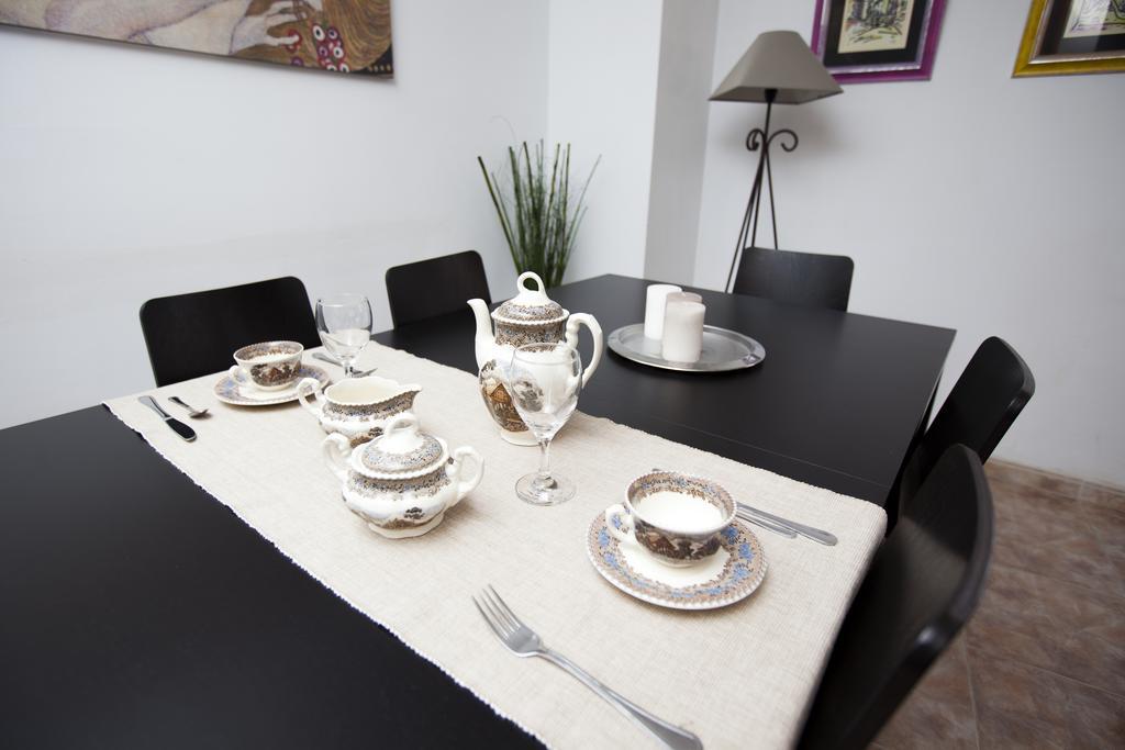Apartamento Turistico La Ribera Del Marco Caceres Bagian luar foto