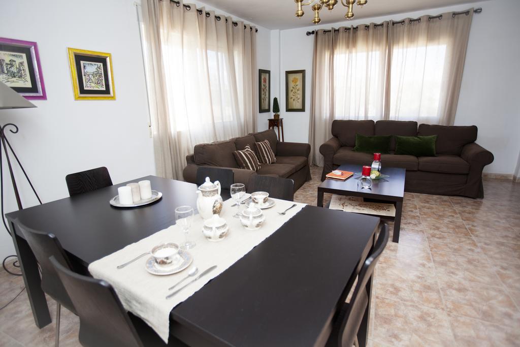 Apartamento Turistico La Ribera Del Marco Caceres Bagian luar foto