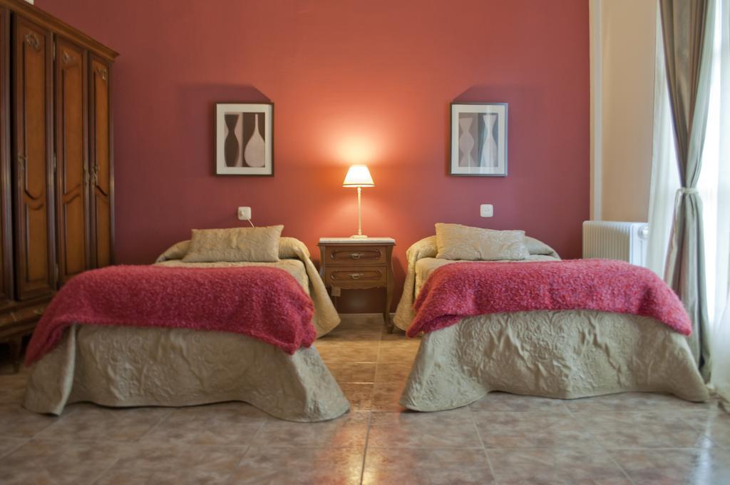 Apartamento Turistico La Ribera Del Marco Caceres Ruang foto