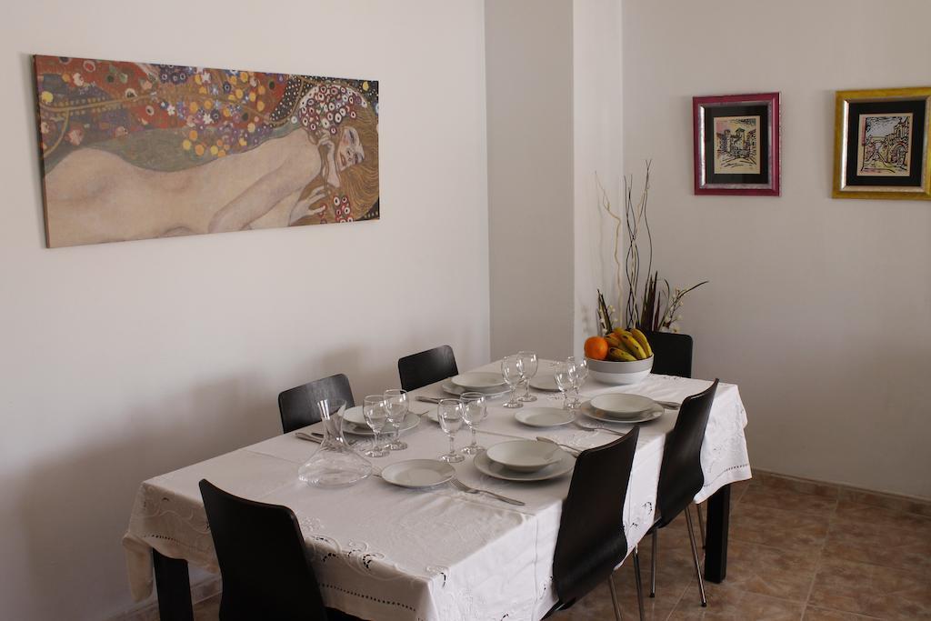 Apartamento Turistico La Ribera Del Marco Caceres Ruang foto